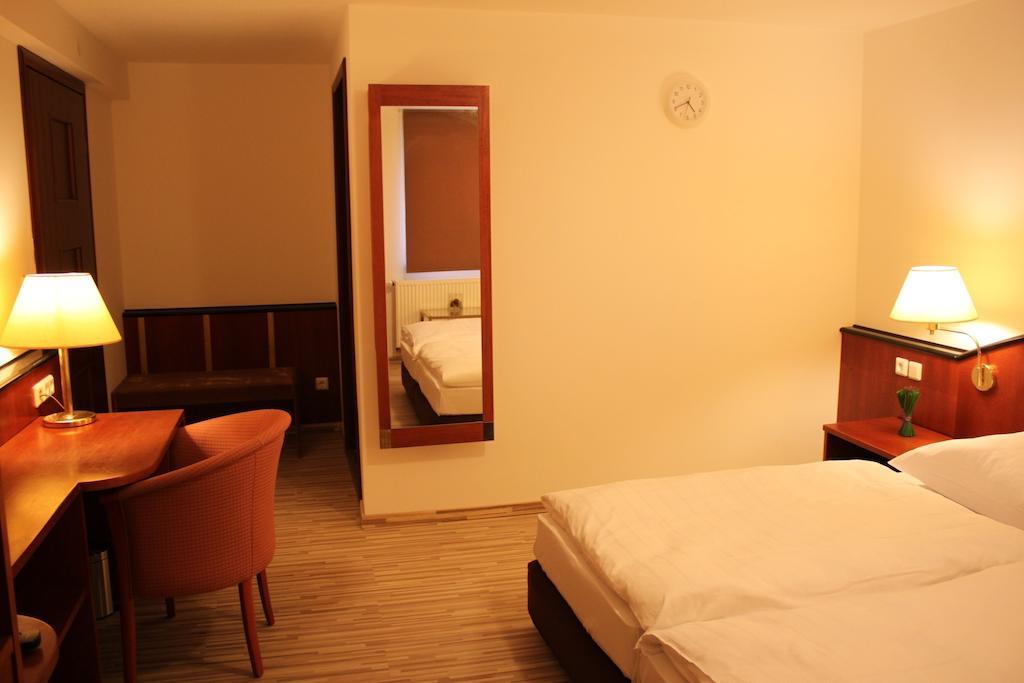 As Hotel Gottinga Esterno foto