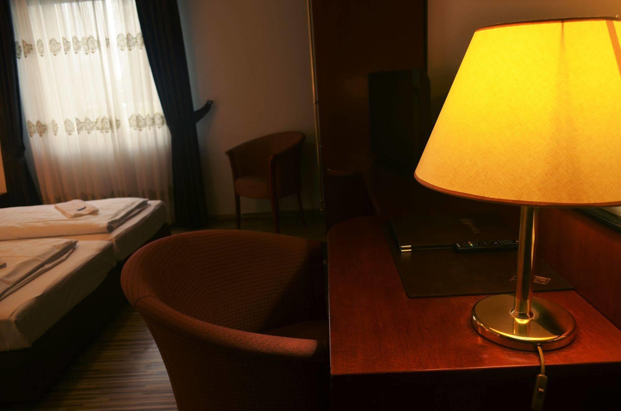 As Hotel Gottinga Esterno foto