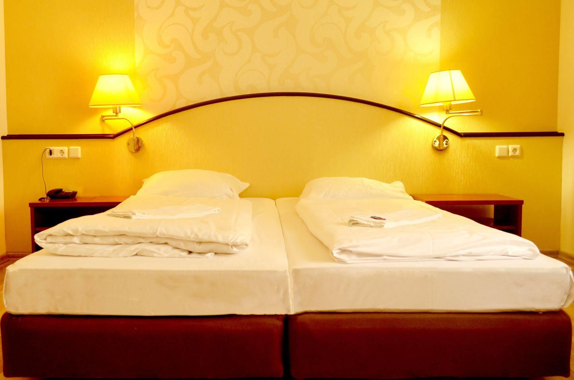 As Hotel Gottinga Esterno foto