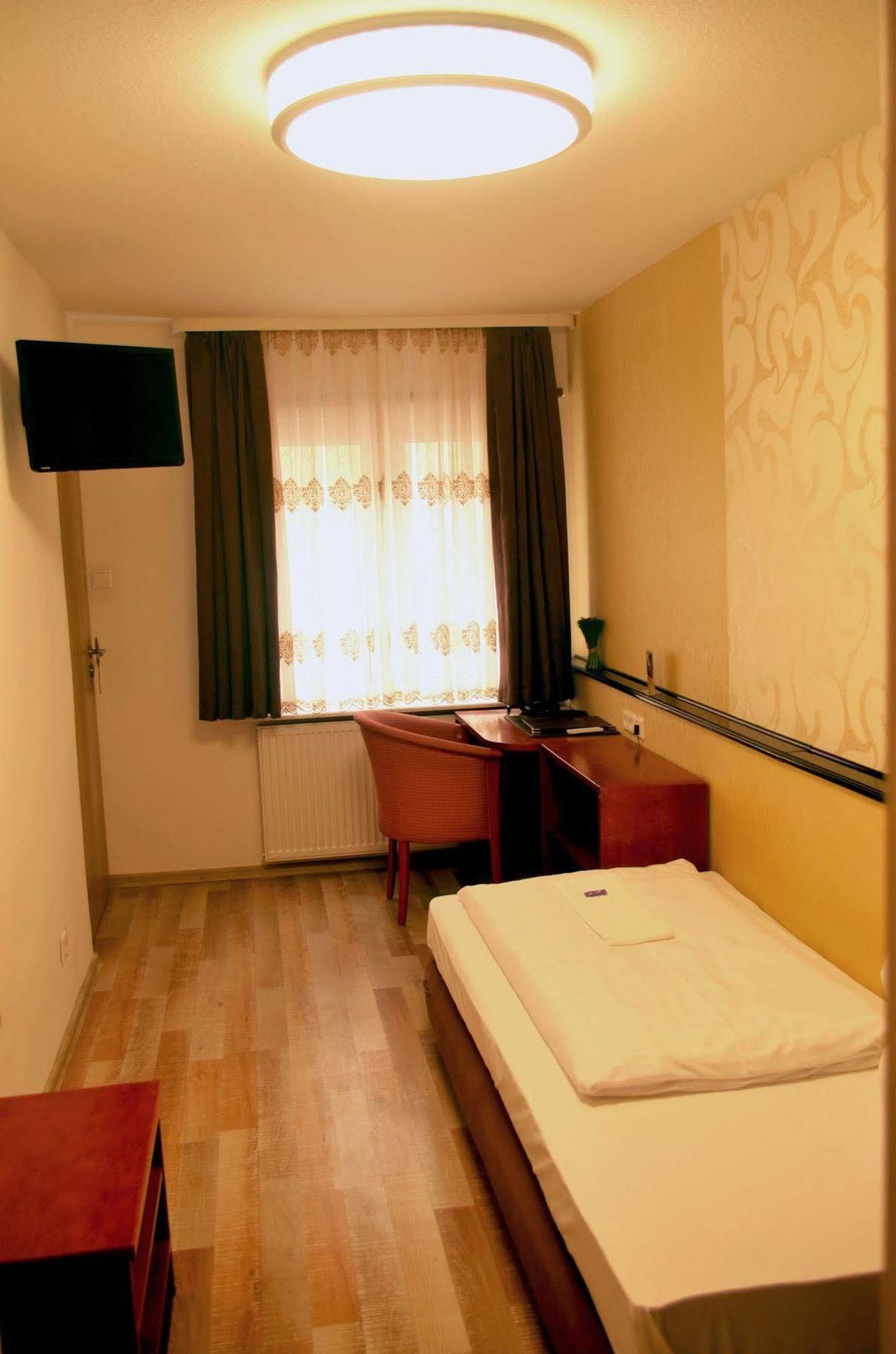As Hotel Gottinga Esterno foto