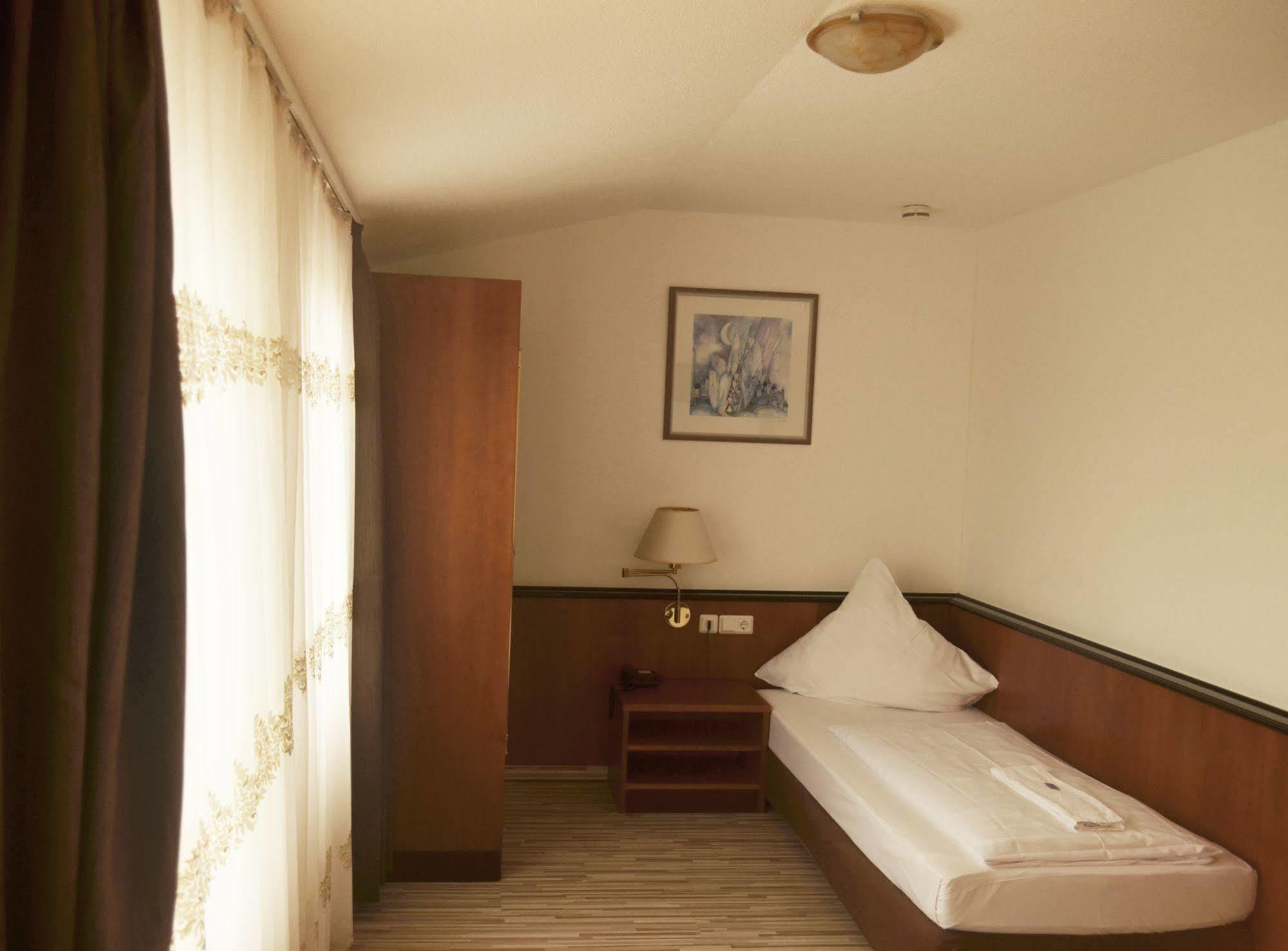 As Hotel Gottinga Esterno foto